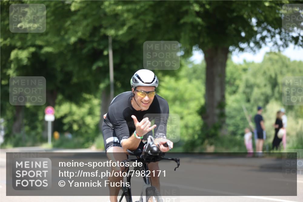 15.06.2025 - 7 Türme Triathlon Yannick Fuchs http://msf.ph/oto/7982171 15.06.2025 12:50:45 Radfahren 293, 396, 451, 678 meine-sportfotos.de
