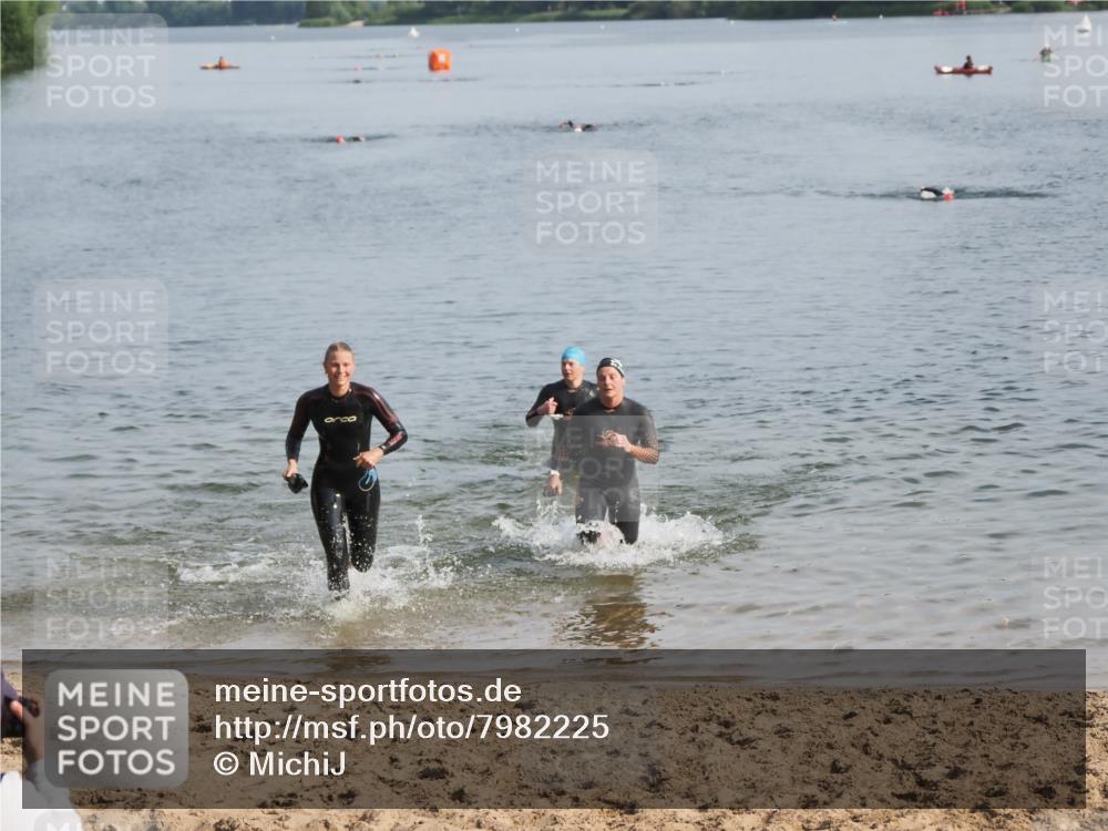 21.06.2025 - 27. Vierlanden-Triathlon MichiJ http://msf.ph/oto/7982225 15.06.2026 09:05:13 Schwimmen 205, 209, 221, 222 meine-sportfotos.de