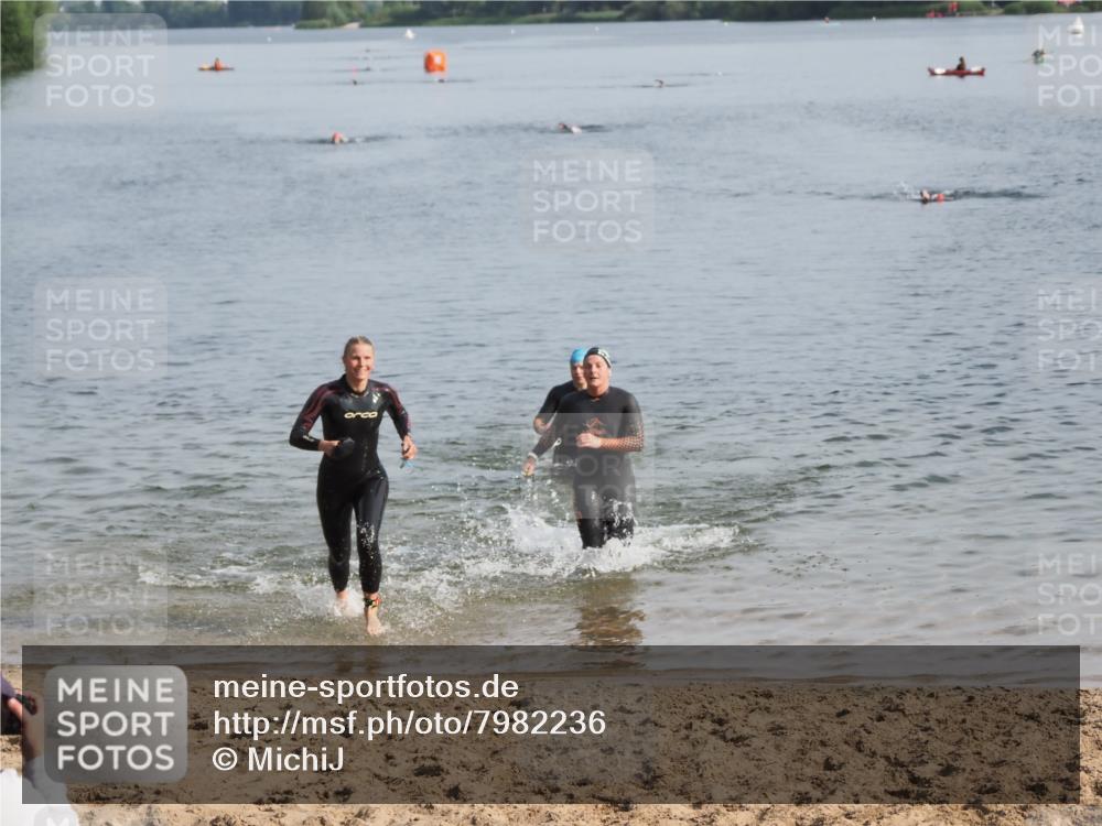 21.06.2025 - 27. Vierlanden-Triathlon MichiJ http://msf.ph/oto/7982236 15.06.2026 09:05:13 Schwimmen 205, 209, 221, 222 meine-sportfotos.de