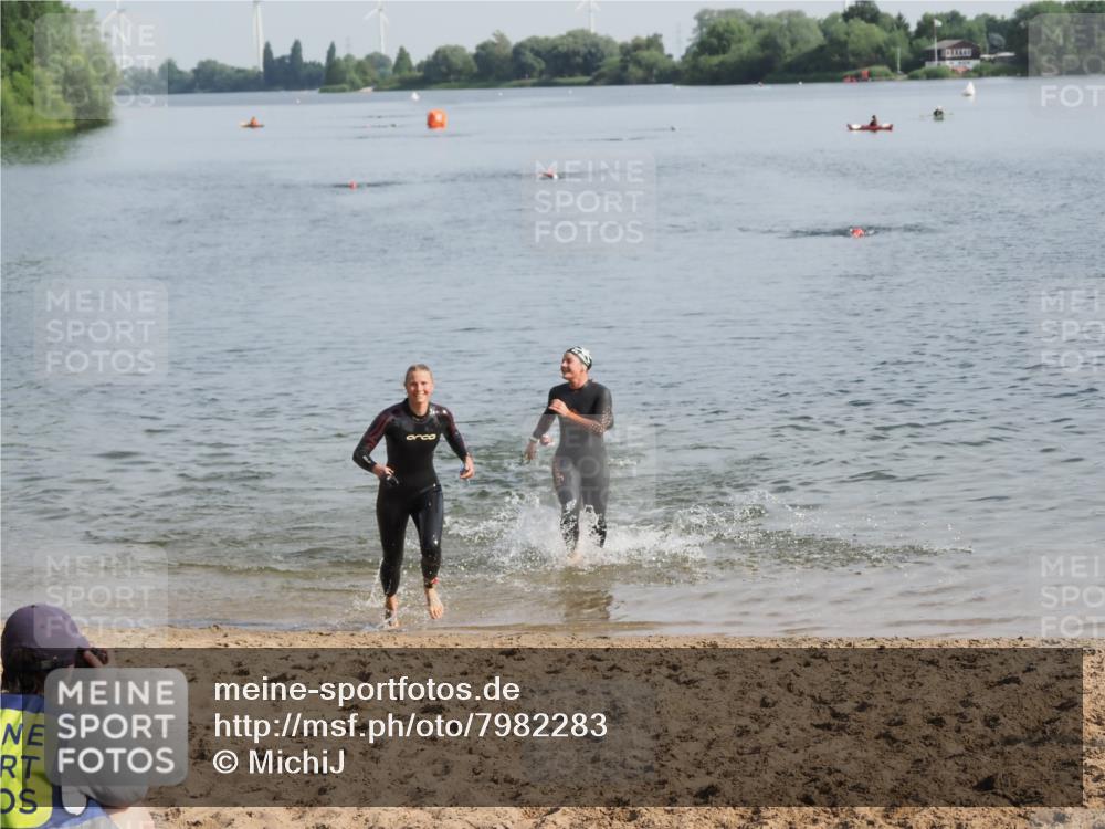 21.06.2025 - 27. Vierlanden-Triathlon MichiJ http://msf.ph/oto/7982283 15.06.2026 09:05:14 Schwimmen 209, 221, 222 meine-sportfotos.de