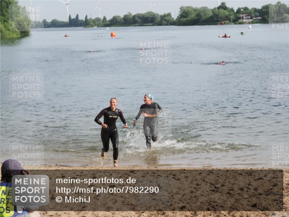 21.06.2025 - 27. Vierlanden-Triathlon MichiJ http://msf.ph/oto/7982290 15.06.2026 09:05:14 Schwimmen 209, 221, 222 meine-sportfotos.de