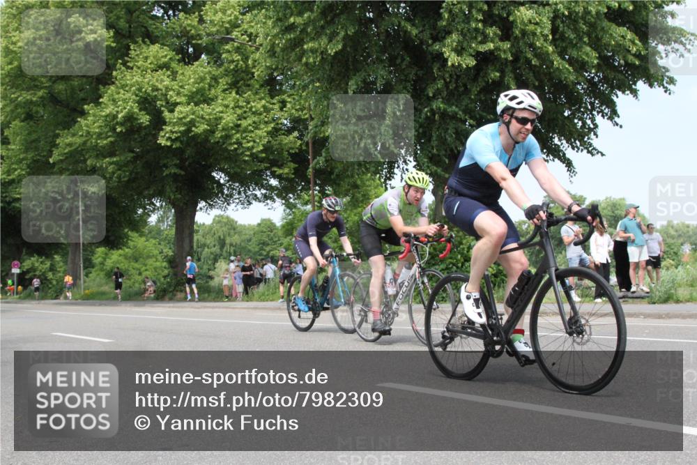 15.06.2025 - 7 Türme Triathlon Yannick Fuchs http://msf.ph/oto/7982309 15.06.2025 13:32:03 Radfahren  meine-sportfotos.de