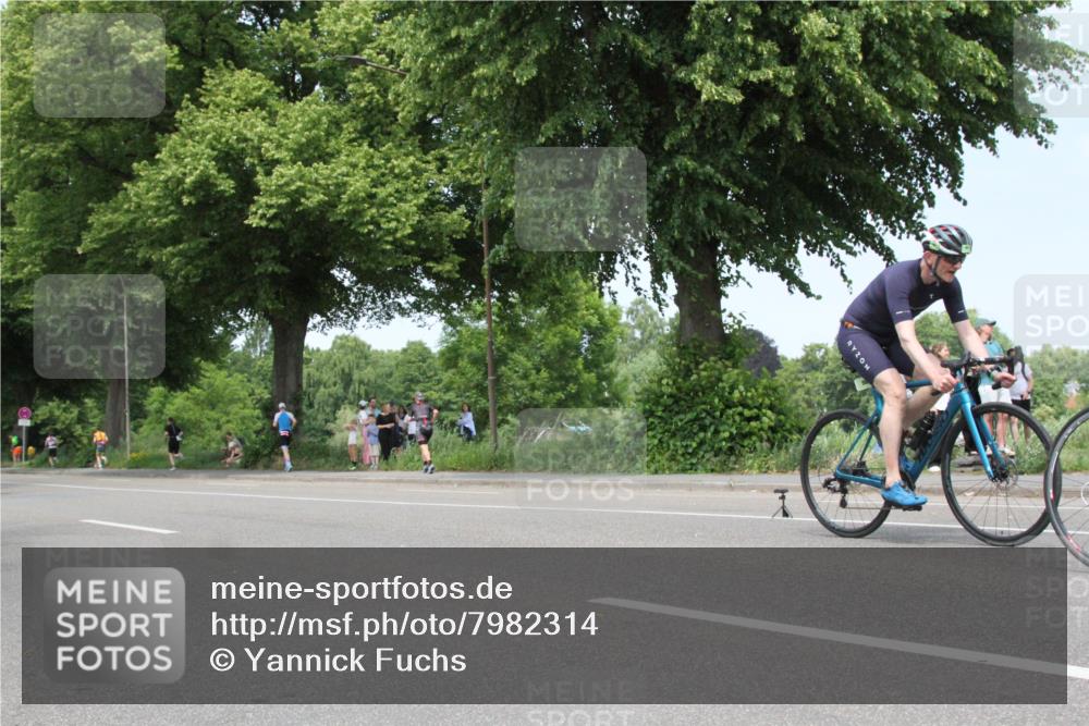 15.06.2025 - 7 Türme Triathlon Yannick Fuchs http://msf.ph/oto/7982314 15.06.2025 13:32:04 Radfahren  meine-sportfotos.de