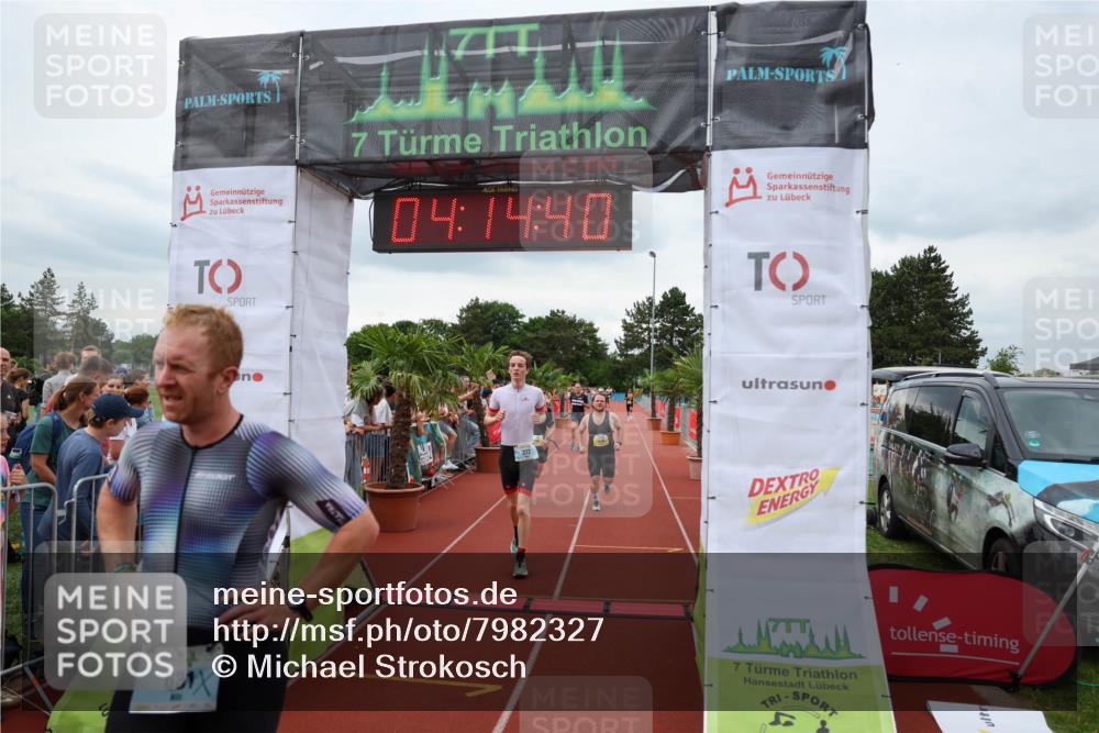 15.06.2025 - 7 Türme Triathlon Michael Strokosch http://msf.ph/oto/7982327 15.06.2025 14:14:40 Ziel 372, 387, 411, 631, 669, 934, 1010 meine-sportfotos.de