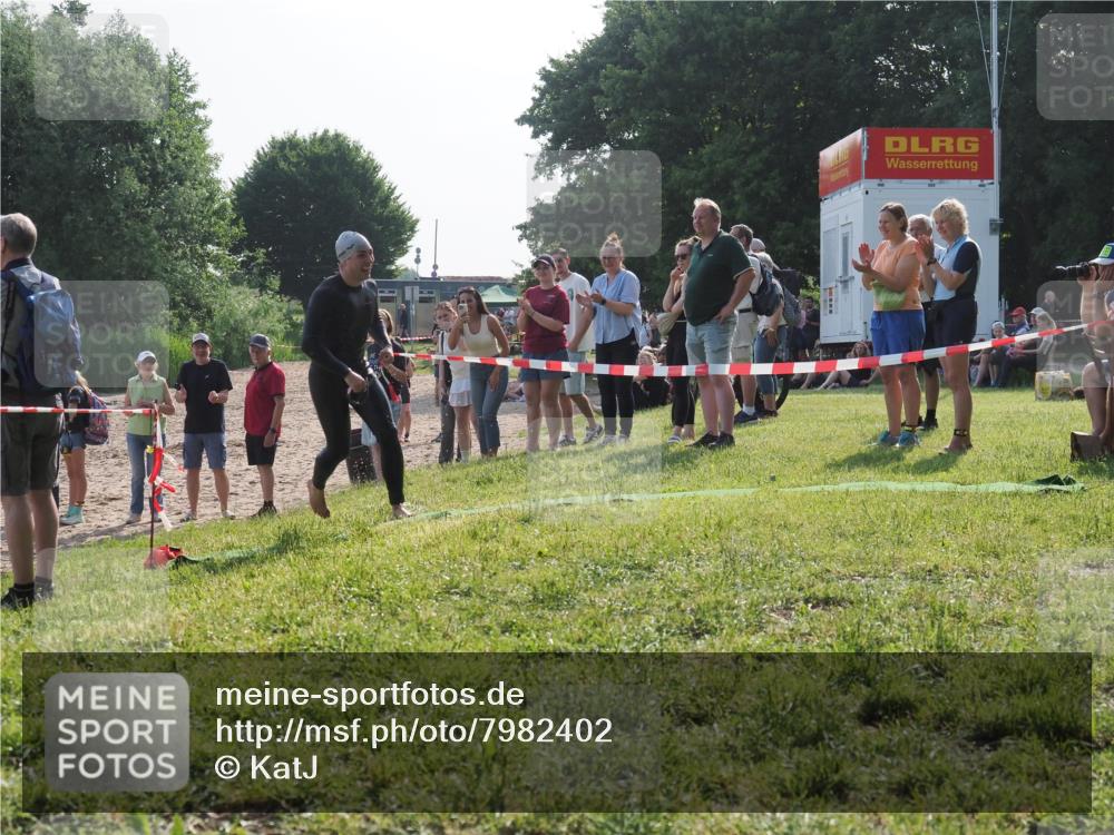 15.06.2025 - 27. Vierlanden-Triathlon KatJ http://msf.ph/oto/7982402 15.06.2025 08:48:49 Schwimmen 19 meine-sportfotos.de