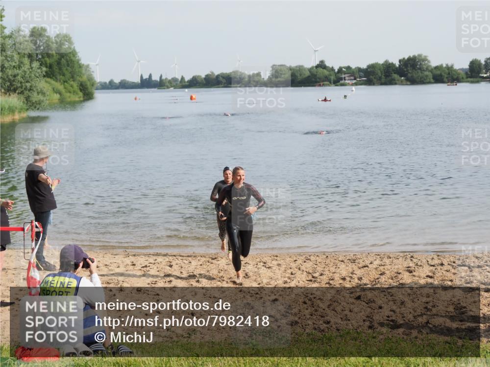 21.06.2025 - 27. Vierlanden-Triathlon MichiJ http://msf.ph/oto/7982418 15.06.2026 09:05:15 Schwimmen 209, 221, 222 meine-sportfotos.de