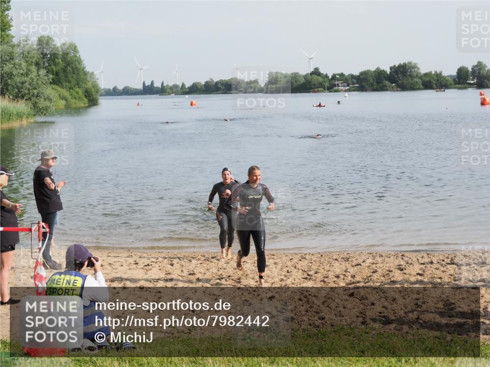 21.06.2025 - 27. Vierlanden-Triathlon MichiJ http://msf.ph/oto/7982442 15.06.2026 09:05:16 Schwimmen 209, 221, 222 meine-sportfotos.de