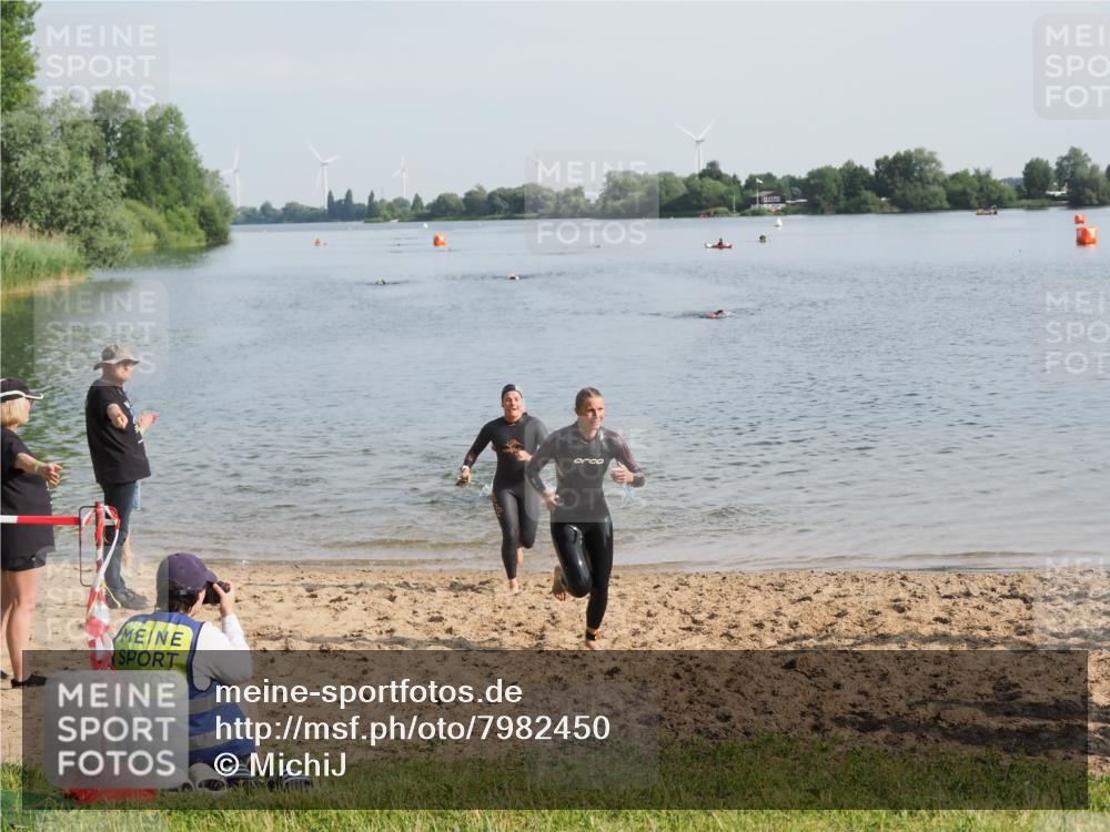 21.06.2025 - 27. Vierlanden-Triathlon MichiJ http://msf.ph/oto/7982450 15.06.2026 09:05:16 Schwimmen 209, 221, 222 meine-sportfotos.de