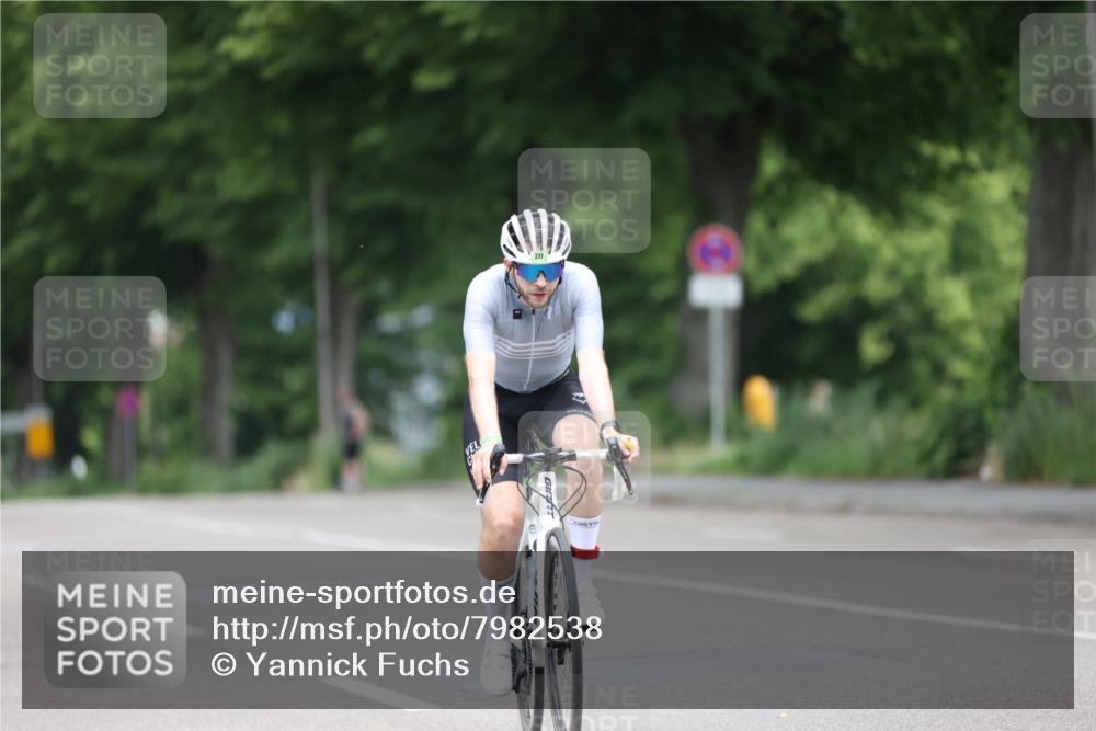 15.06.2025 - 7 Türme Triathlon Yannick Fuchs http://msf.ph/oto/7982538 15.06.2025 11:30:42 Radfahren 277 meine-sportfotos.de