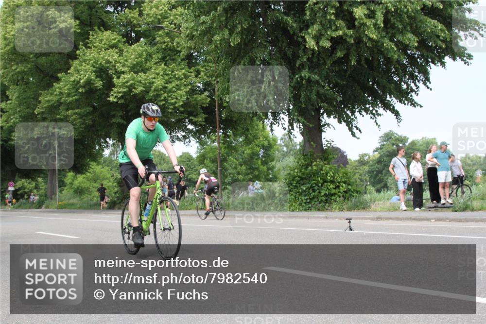 15.06.2025 - 7 Türme Triathlon Yannick Fuchs http://msf.ph/oto/7982540 15.06.2025 13:32:50 Radfahren  meine-sportfotos.de
