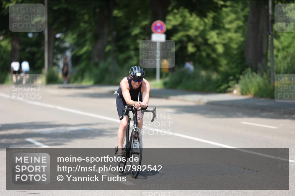 15.06.2025 - 7 Türme Triathlon Yannick Fuchs http://msf.ph/oto/7982542 15.06.2025 12:52:10 Radfahren 500, 537, 622 meine-sportfotos.de
