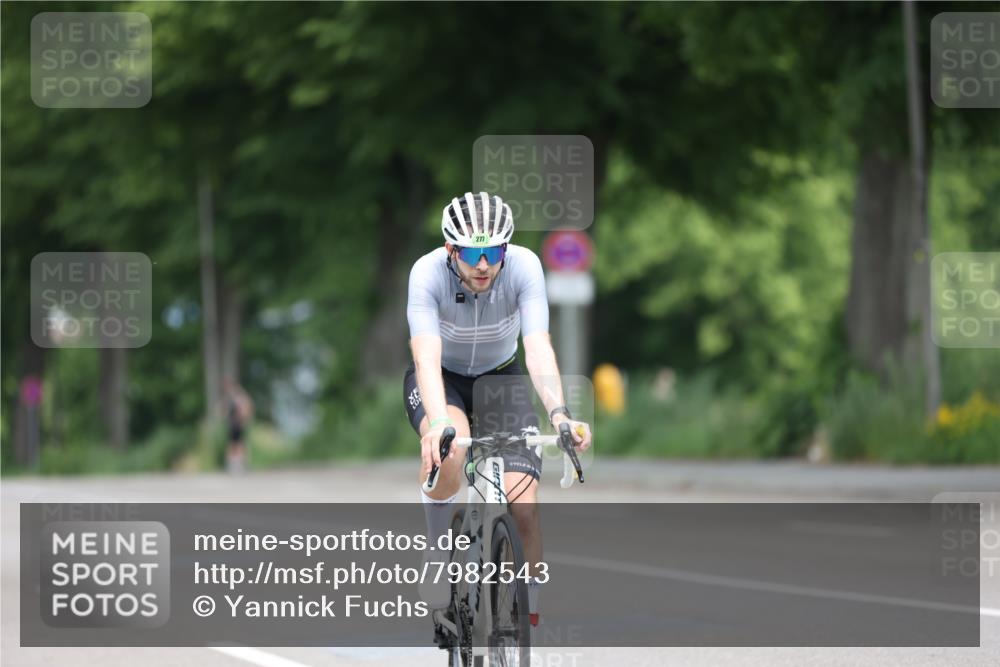 15.06.2025 - 7 Türme Triathlon Yannick Fuchs http://msf.ph/oto/7982543 15.06.2025 11:30:42 Radfahren 277 meine-sportfotos.de