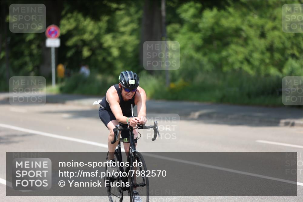 15.06.2025 - 7 Türme Triathlon Yannick Fuchs http://msf.ph/oto/7982570 15.06.2025 12:52:10 Radfahren 500, 537, 622 meine-sportfotos.de
