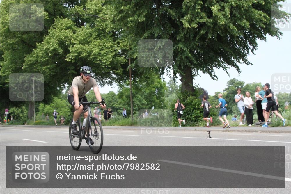 15.06.2025 - 7 Türme Triathlon Yannick Fuchs http://msf.ph/oto/7982582 15.06.2025 13:33:03 Radfahren  meine-sportfotos.de