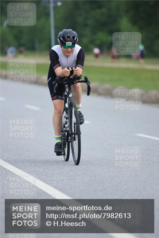 15.06.2025 - 27. Vierlanden-Triathlon H.Heesch http://msf.ph/oto/7982613 15.06.2025 10:53:13 Radfahren 169, 391, 587, 609 meine-sportfotos.de