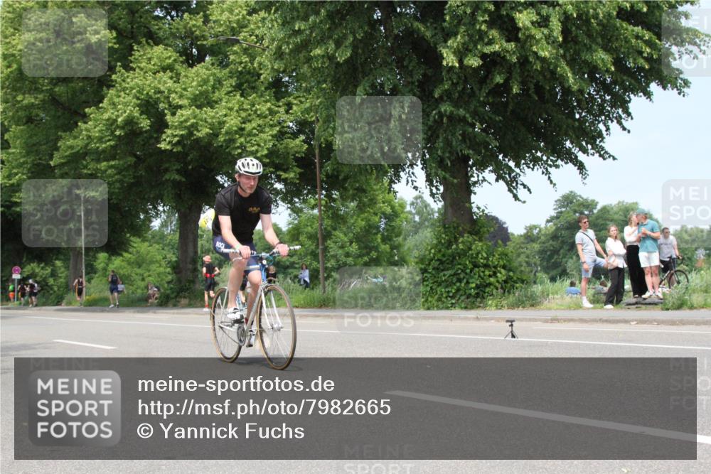 15.06.2025 - 7 Türme Triathlon Yannick Fuchs http://msf.ph/oto/7982665 15.06.2025 13:33:26 Radfahren  meine-sportfotos.de