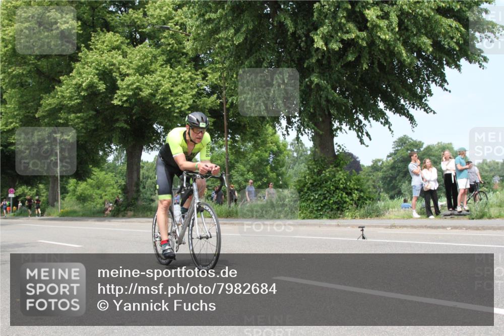 15.06.2025 - 7 Türme Triathlon Yannick Fuchs http://msf.ph/oto/7982684 15.06.2025 13:33:35 Radfahren  meine-sportfotos.de