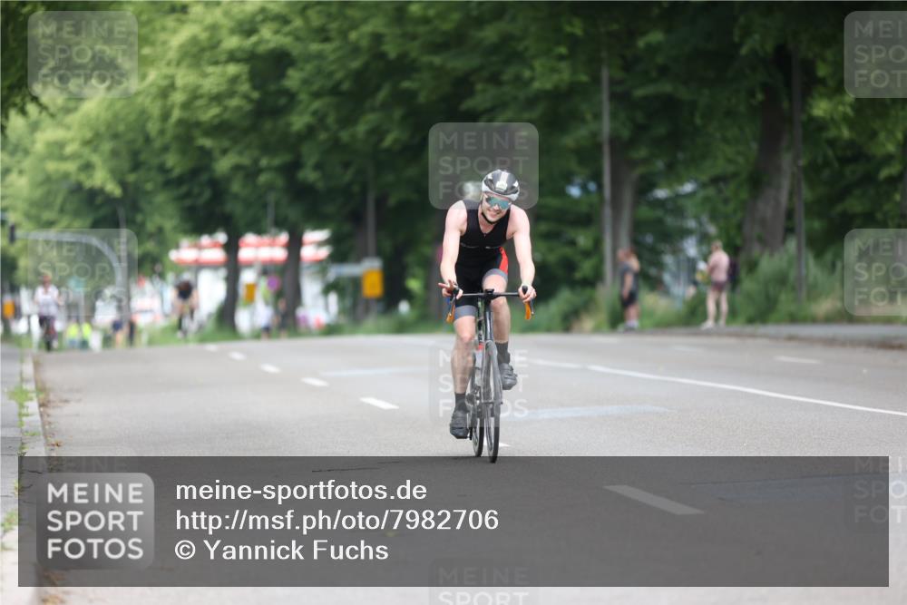 15.06.2025 - 7 Türme Triathlon Yannick Fuchs http://msf.ph/oto/7982706 15.06.2025 11:32:55 Radfahren 222 meine-sportfotos.de