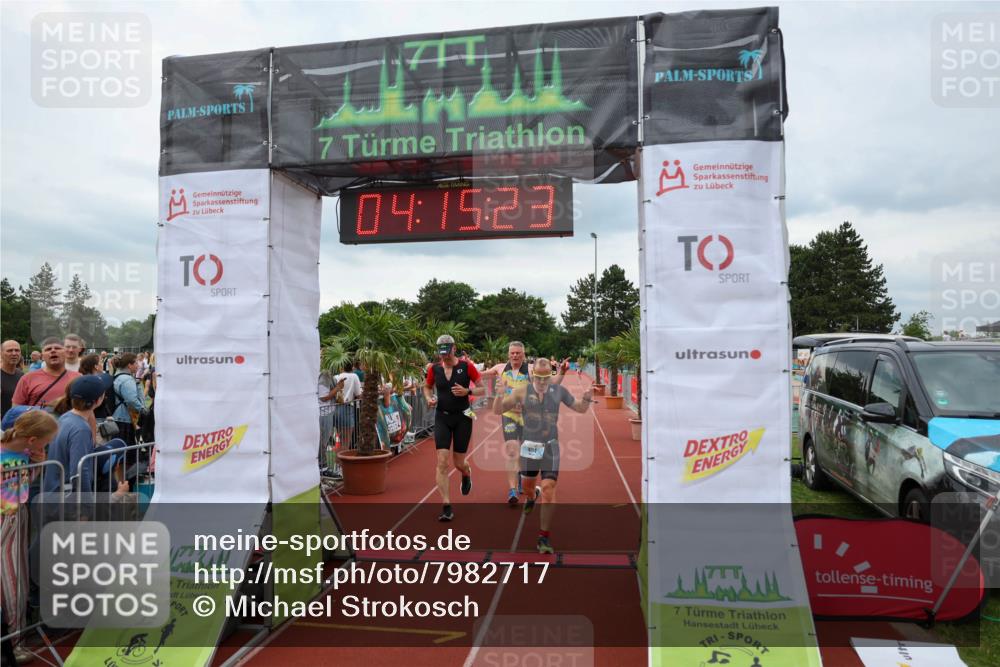 15.06.2025 - 7 Türme Triathlon Michael Strokosch http://msf.ph/oto/7982717 15.06.2025 14:15:22 Ziel 406, 494, 815, 816 meine-sportfotos.de
