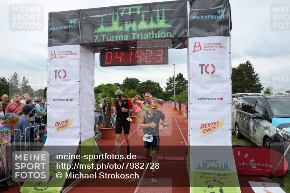 15.06.2025 - 7 Türme Triathlon Michael Strokosch http://msf.ph/oto/7982728 15.06.2025 14:15:23 Ziel 406, 494, 815, 816 meine-sportfotos.de
