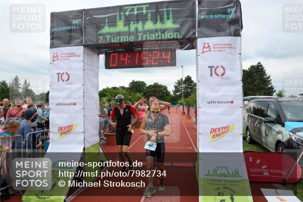 15.06.2025 - 7 Türme Triathlon Michael Strokosch http://msf.ph/oto/7982734 15.06.2025 14:15:23 Ziel 406, 494, 815, 816 meine-sportfotos.de