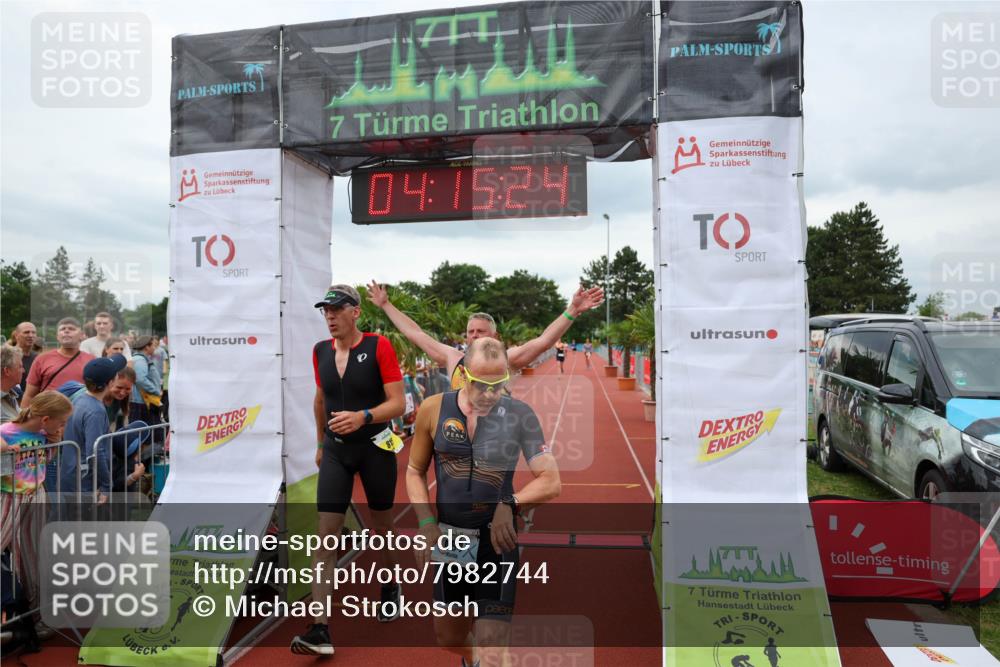 15.06.2025 - 7 Türme Triathlon Michael Strokosch http://msf.ph/oto/7982744 15.06.2025 14:15:24 Ziel 406, 494, 815, 816 meine-sportfotos.de