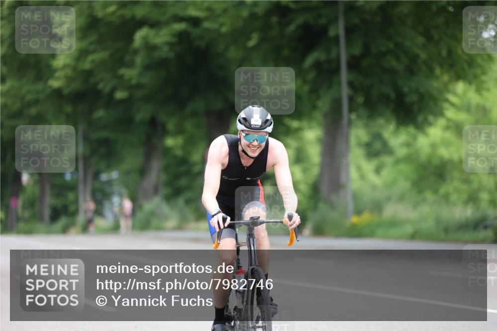 15.06.2025 - 7 Türme Triathlon Yannick Fuchs http://msf.ph/oto/7982746 15.06.2025 11:32:56 Radfahren 222 meine-sportfotos.de