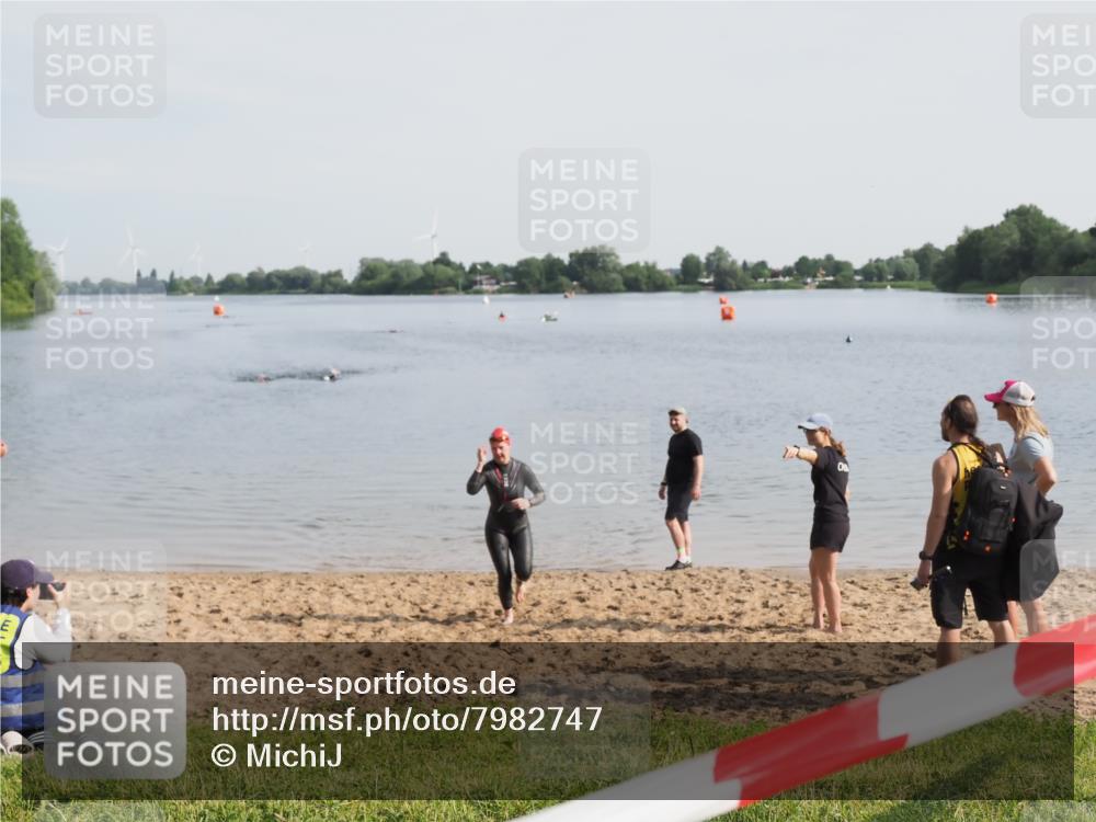 21.06.2025 - 27. Vierlanden-Triathlon MichiJ http://msf.ph/oto/7982747 15.06.2026 09:06:09 Schwimmen 216 meine-sportfotos.de
