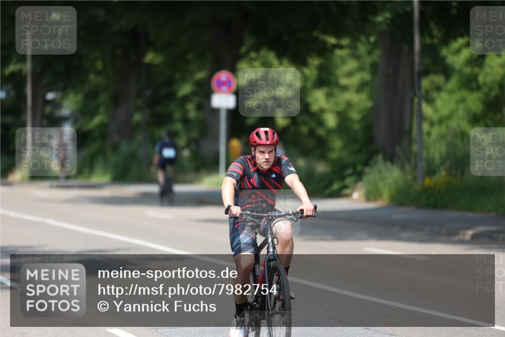 15.06.2025 - 7 Türme Triathlon Yannick Fuchs http://msf.ph/oto/7982754 15.06.2025 12:52:17 Radfahren 400, 451, 500 meine-sportfotos.de