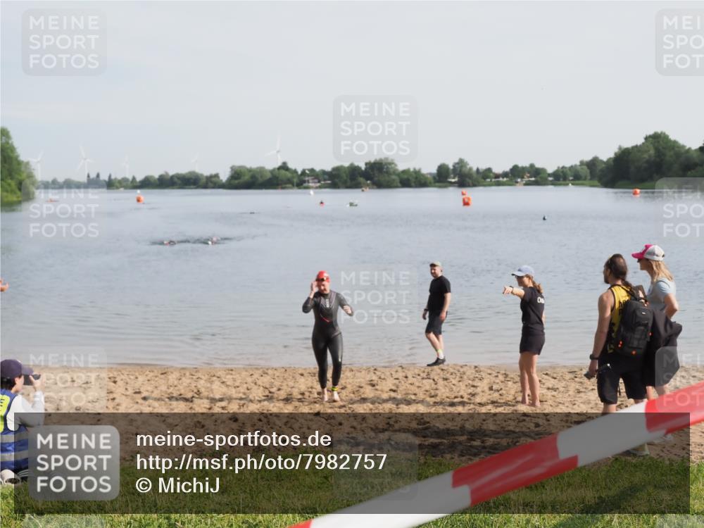 21.06.2025 - 27. Vierlanden-Triathlon MichiJ http://msf.ph/oto/7982757 15.06.2026 09:06:10 Schwimmen 216 meine-sportfotos.de