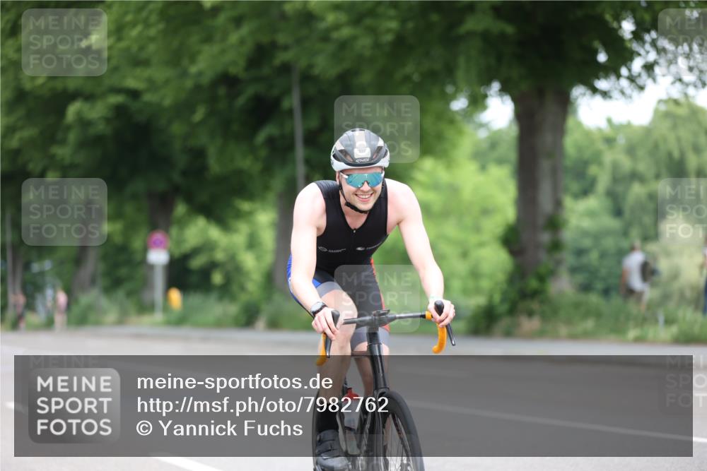 15.06.2025 - 7 Türme Triathlon Yannick Fuchs http://msf.ph/oto/7982762 15.06.2025 11:32:56 Radfahren 222 meine-sportfotos.de