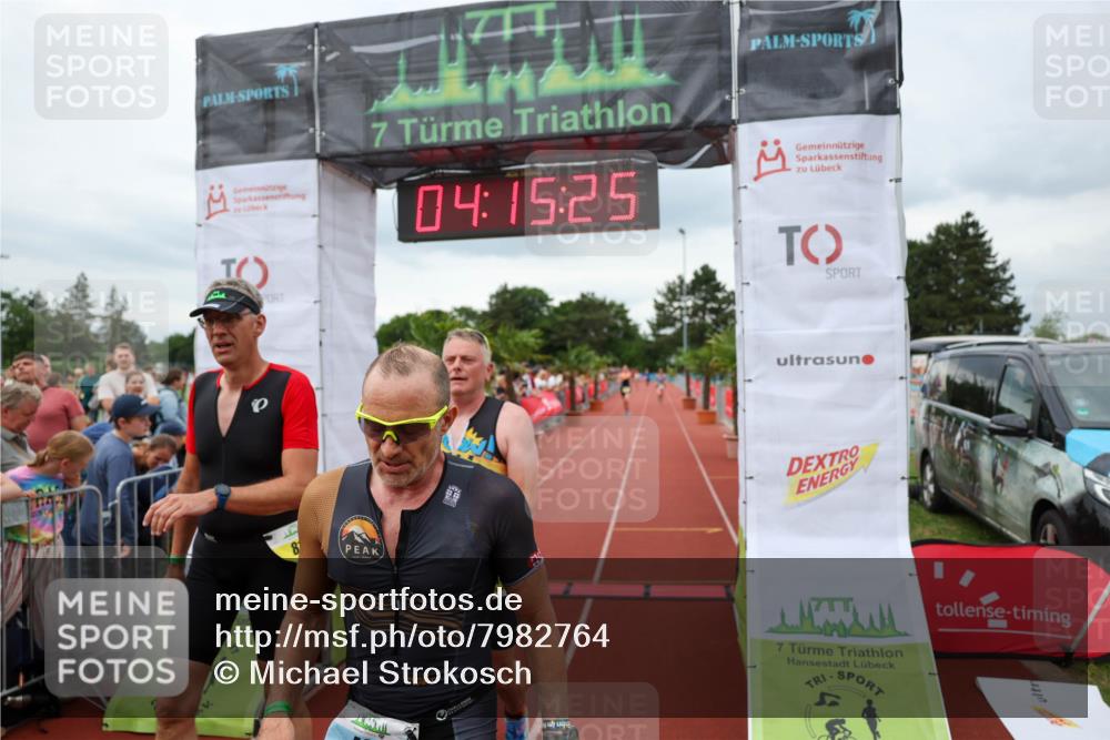 15.06.2025 - 7 Türme Triathlon Michael Strokosch http://msf.ph/oto/7982764 15.06.2025 14:15:25 Ziel 406, 494, 815, 816 meine-sportfotos.de