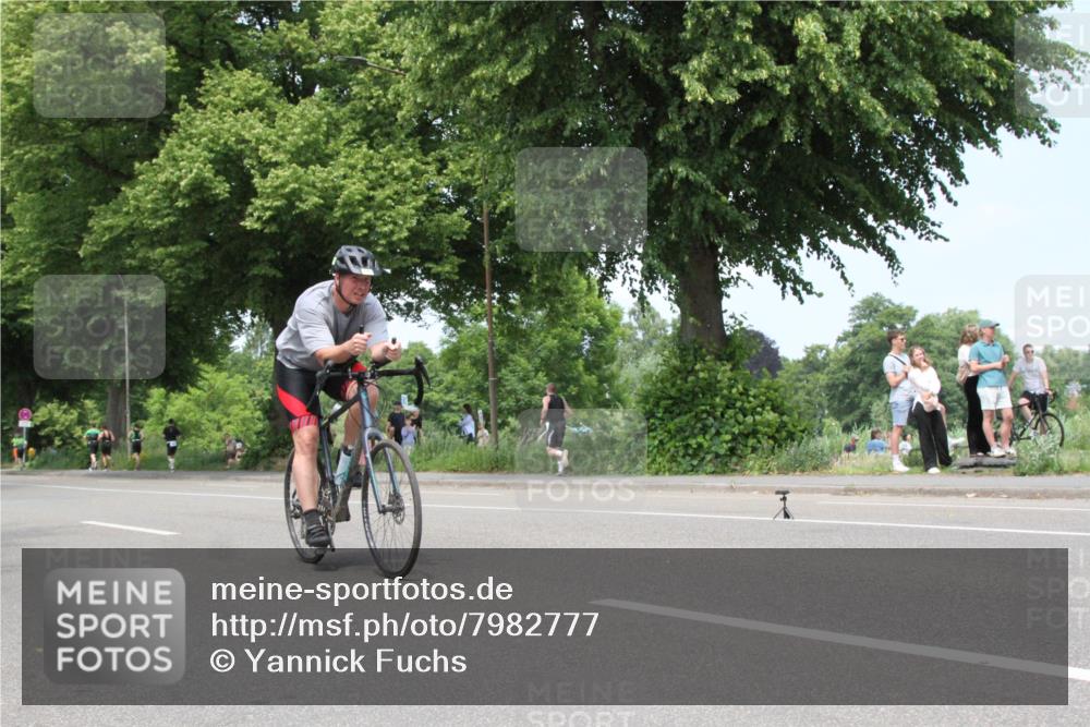 15.06.2025 - 7 Türme Triathlon Yannick Fuchs http://msf.ph/oto/7982777 15.06.2025 13:33:52 Radfahren  meine-sportfotos.de