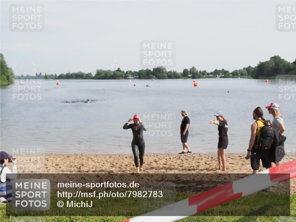 21.06.2025 - 27. Vierlanden-Triathlon MichiJ http://msf.ph/oto/7982783 15.06.2026 09:06:10 Schwimmen 216 meine-sportfotos.de
