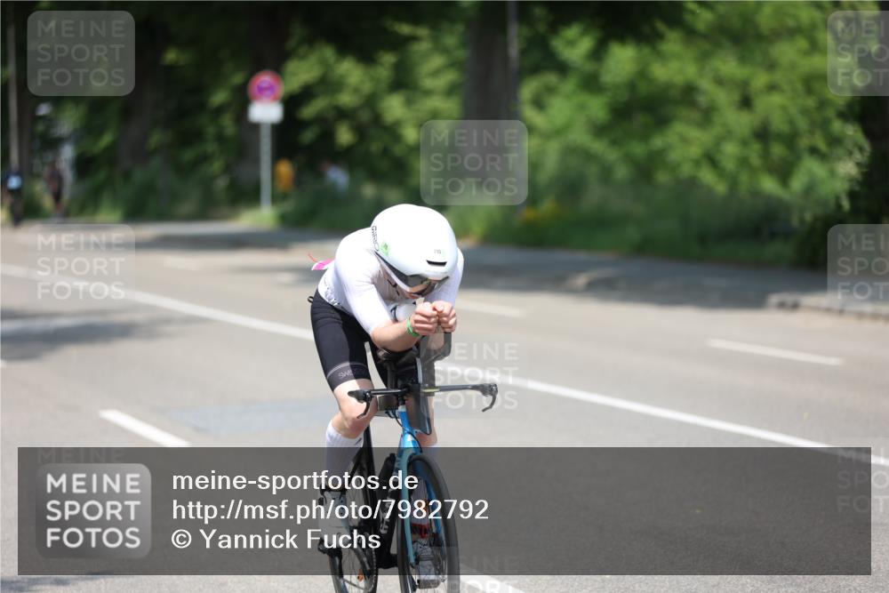 15.06.2025 - 7 Türme Triathlon Yannick Fuchs http://msf.ph/oto/7982792 15.06.2025 12:52:21 Radfahren 400, 451 meine-sportfotos.de