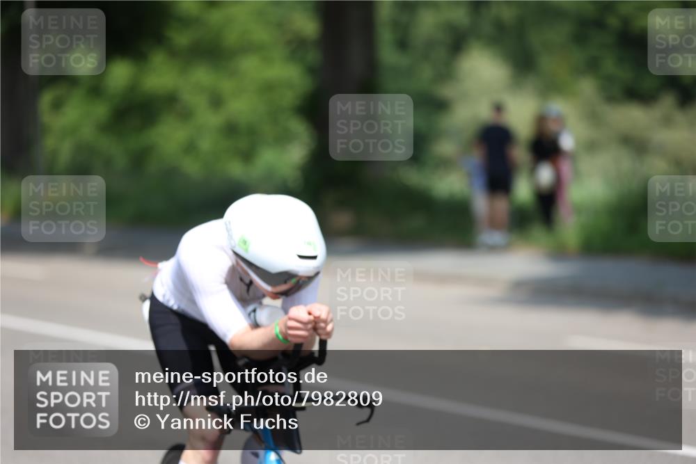 15.06.2025 - 7 Türme Triathlon Yannick Fuchs http://msf.ph/oto/7982809 15.06.2025 12:52:21 Radfahren 400, 451 meine-sportfotos.de