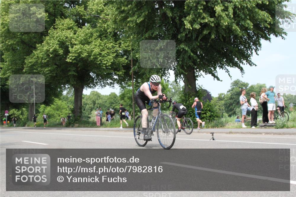 15.06.2025 - 7 Türme Triathlon Yannick Fuchs http://msf.ph/oto/7982816 15.06.2025 13:34:05 Radfahren  meine-sportfotos.de