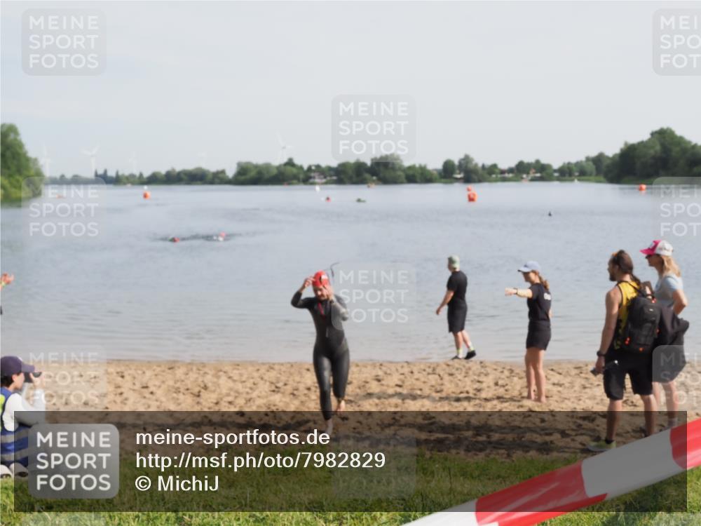 21.06.2025 - 27. Vierlanden-Triathlon MichiJ http://msf.ph/oto/7982829 15.06.2026 09:06:11 Schwimmen 216 meine-sportfotos.de
