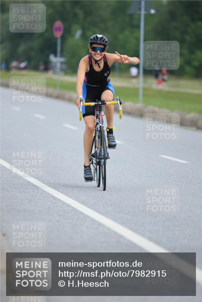 15.06.2025 - 27. Vierlanden-Triathlon H.Heesch http://msf.ph/oto/7982915 15.06.2025 10:54:22 Radfahren 123, 635 meine-sportfotos.de