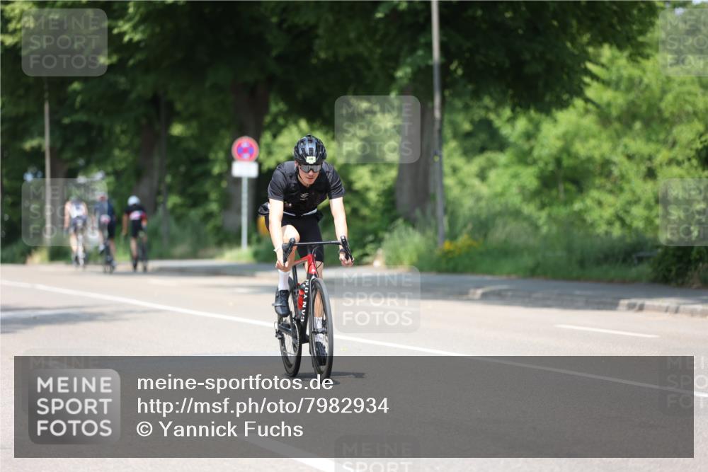 15.06.2025 - 7 Türme Triathlon Yannick Fuchs http://msf.ph/oto/7982934 15.06.2025 12:52:45 Radfahren 570, 631 meine-sportfotos.de