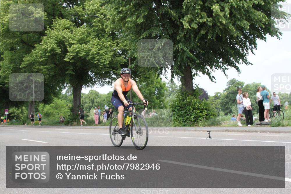 15.06.2025 - 7 Türme Triathlon Yannick Fuchs http://msf.ph/oto/7982946 15.06.2025 13:34:37 Radfahren  meine-sportfotos.de