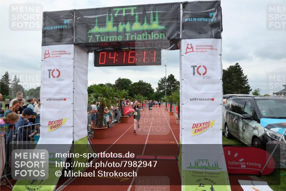 15.06.2025 - 7 Türme Triathlon Michael Strokosch http://msf.ph/oto/7982947 15.06.2025 14:16:11 Ziel 735 meine-sportfotos.de