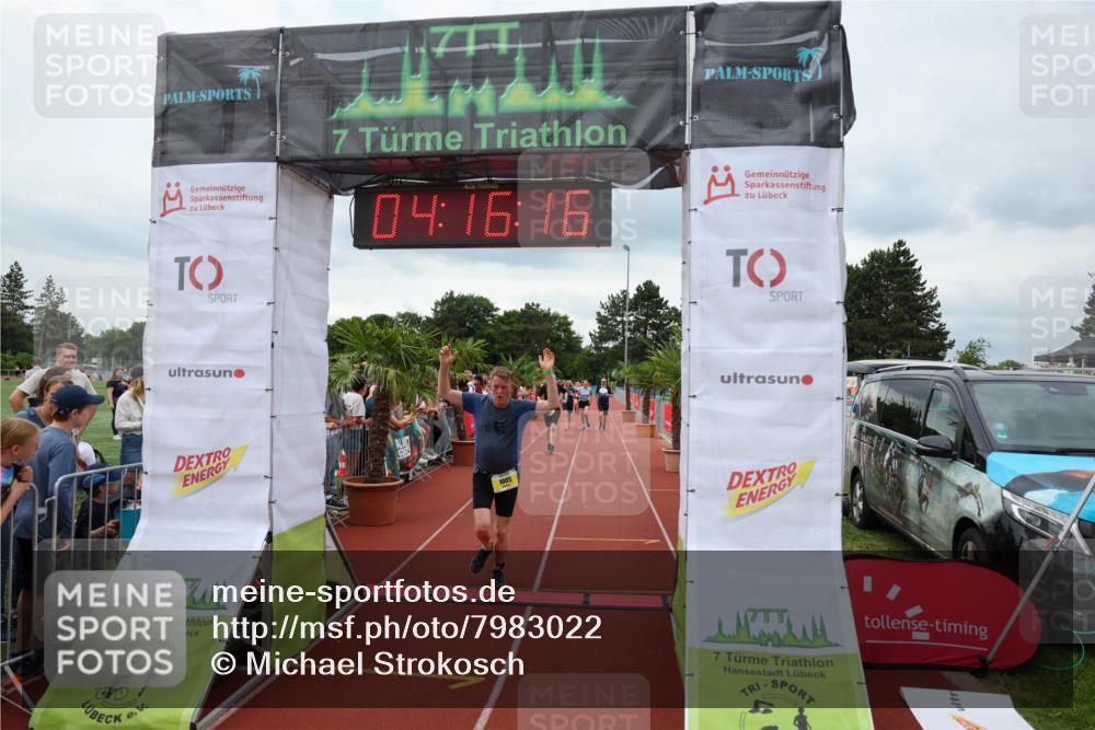 15.06.2025 - 7 Türme Triathlon Michael Strokosch http://msf.ph/oto/7983022 15.06.2025 14:16:16 Ziel 735, 834, 959, 1005 meine-sportfotos.de