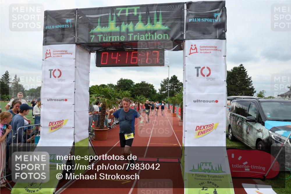 15.06.2025 - 7 Türme Triathlon Michael Strokosch http://msf.ph/oto/7983042 15.06.2025 14:16:16 Ziel 735, 834, 959, 1005 meine-sportfotos.de