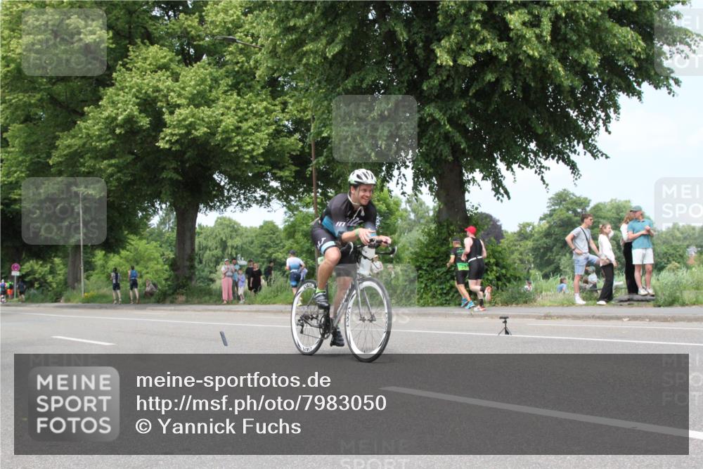 15.06.2025 - 7 Türme Triathlon Yannick Fuchs http://msf.ph/oto/7983050 15.06.2025 13:35:16 Radfahren  meine-sportfotos.de