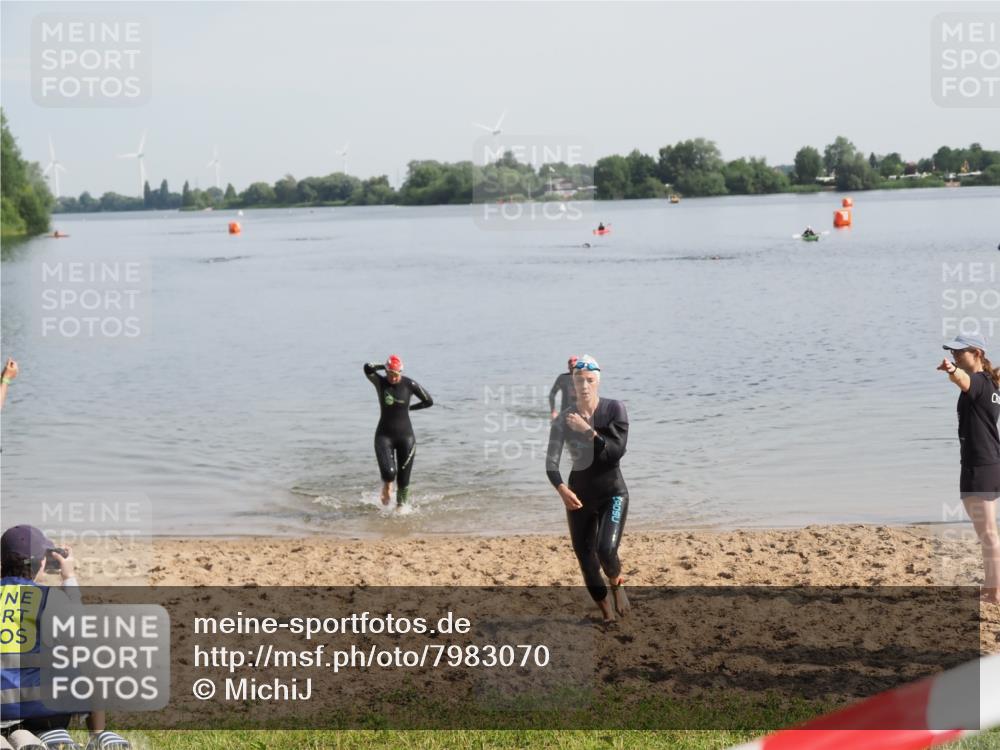 21.06.2025 - 27. Vierlanden-Triathlon MichiJ http://msf.ph/oto/7983070 15.06.2026 09:06:56 Schwimmen 212, 251 meine-sportfotos.de
