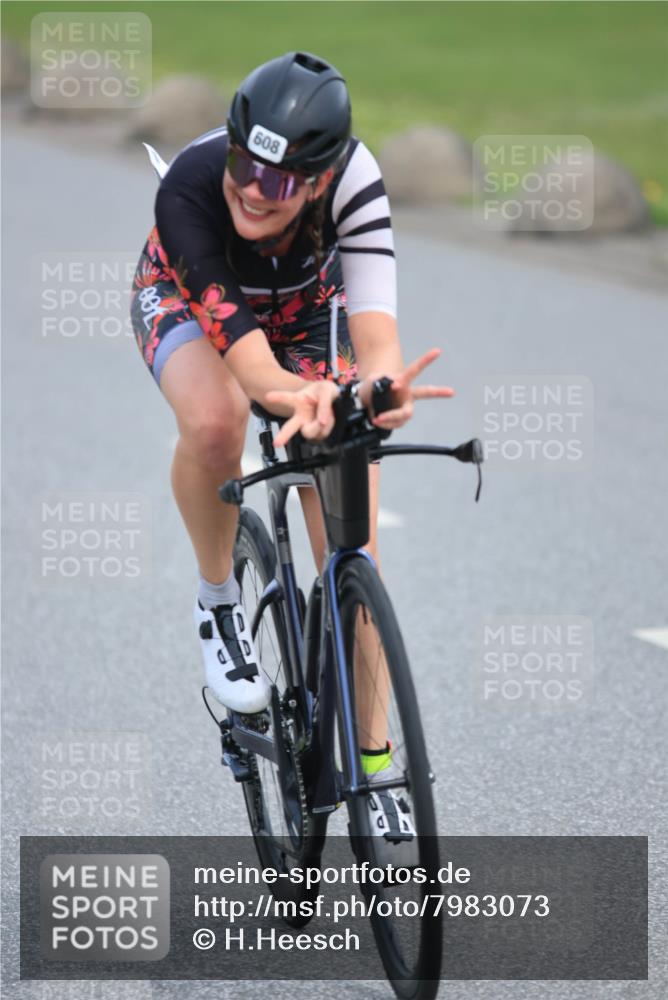 15.06.2025 - 27. Vierlanden-Triathlon H.Heesch http://msf.ph/oto/7983073 15.06.2025 10:55:01 Radfahren 8, 216, 546, 605, 608 meine-sportfotos.de