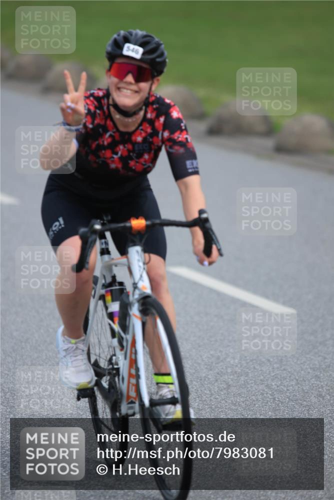 15.06.2025 - 27. Vierlanden-Triathlon H.Heesch http://msf.ph/oto/7983081 15.06.2025 10:55:03 Radfahren 8, 20, 72, 174, 216, 546, 605, 608 meine-sportfotos.de