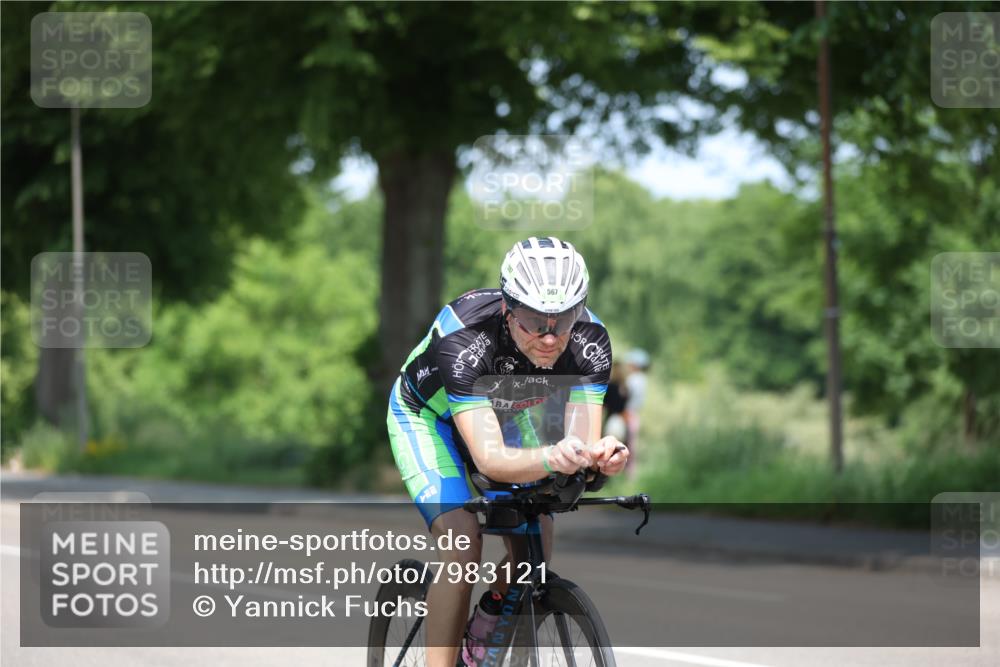 15.06.2025 - 7 Türme Triathlon Yannick Fuchs http://msf.ph/oto/7983121 15.06.2025 12:52:54 Radfahren 241, 631, 653, 661 meine-sportfotos.de