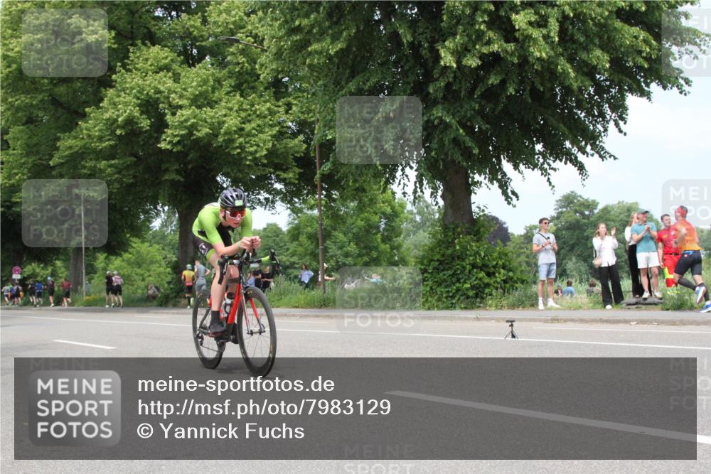 15.06.2025 - 7 Türme Triathlon Yannick Fuchs http://msf.ph/oto/7983129 15.06.2025 13:35:54 Radfahren  meine-sportfotos.de